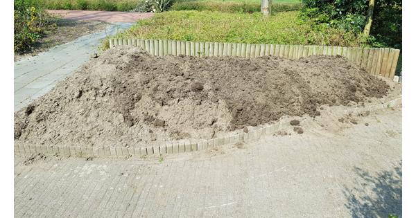 Zwarte grond 2,5 m3