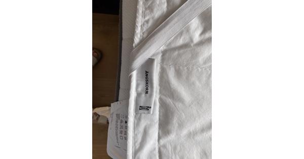 GRATIS 2-persoons Ikea bed (160x200 cm)