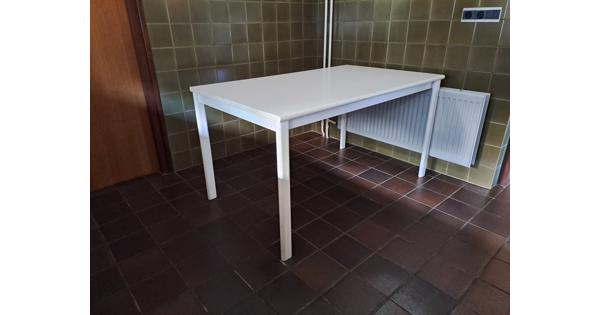 Moderne keukentafel