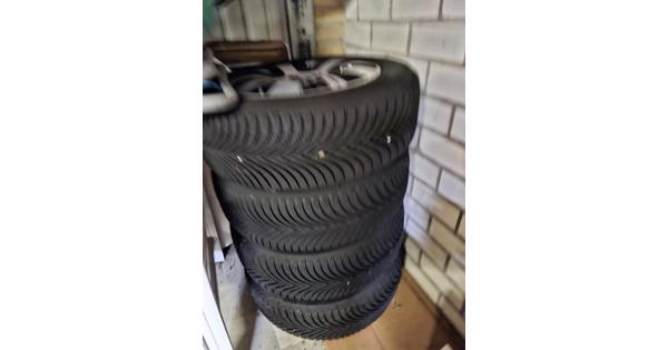 Winterbanden Renault Captur Tce  nieuw