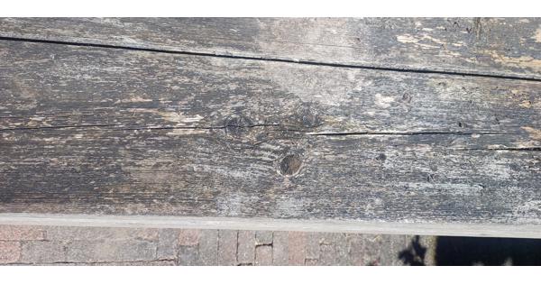 Oude houten tuintafel (voor onderdelen / hout / opknapper)