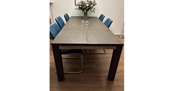 Donkerbruine eettafel – 6p - stevig en sfeervol