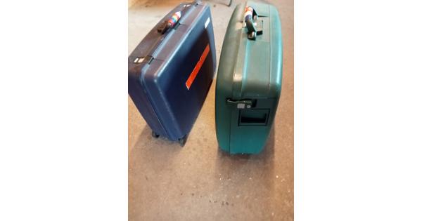2 Koffers met wieltjes