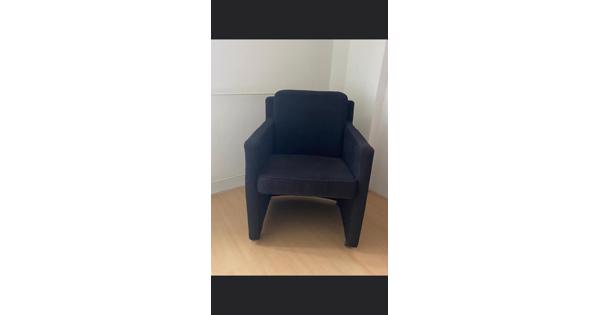 Zwarte fauteuil