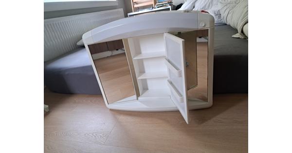 Badkamer spiegel kastje