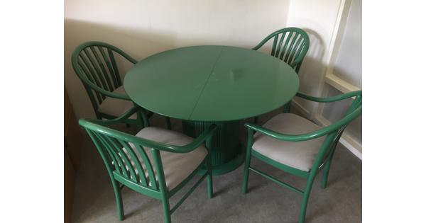 Eettafel met 4 stoelen