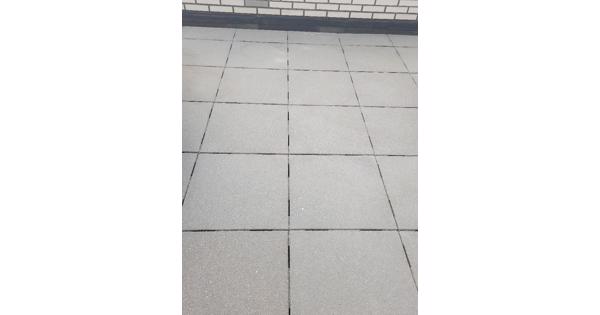 50 terrastegels (zeer mooi)
