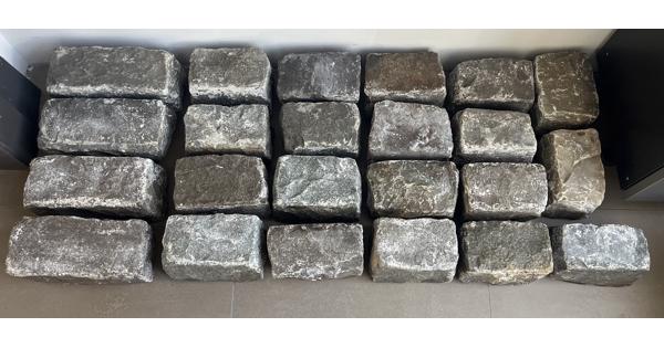 Grote keien/kasseien 90 stuks totaal