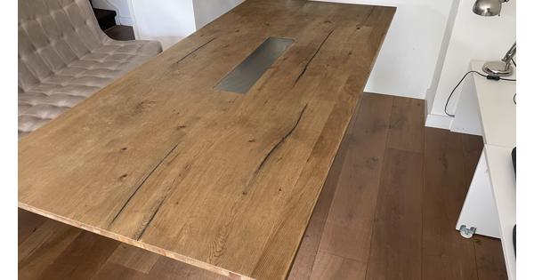 Houten eettafel