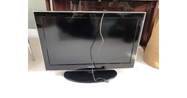 Samsung tv 70 cm breed