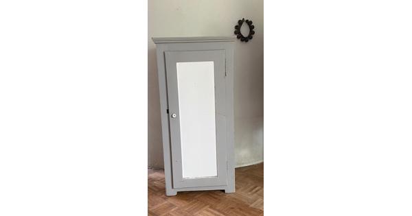 Kastje h 110 x b 55 x d 38 