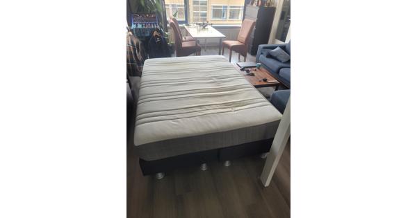 Bed 140x200 boxspring