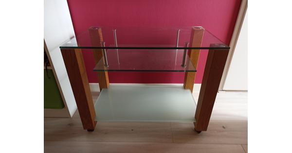 Kleine trolley met glazen bladen