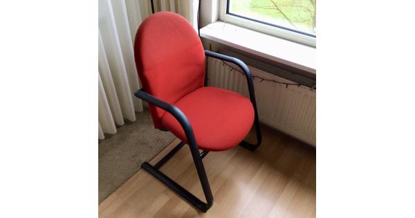 Rode stoel van goede kwaliteit