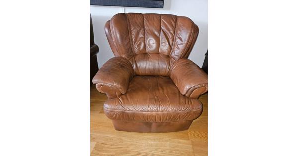 Warmbruin lederen fauteuil