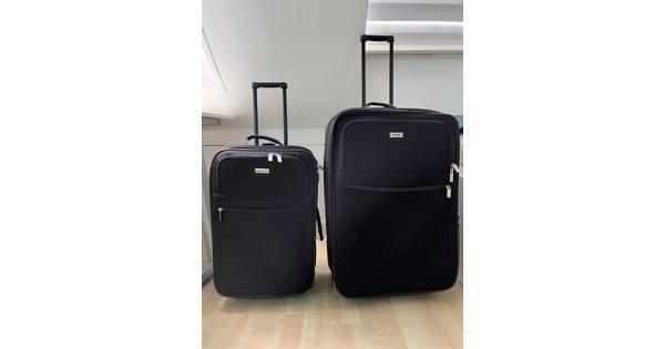 Kofferset van twee zwarte koffers