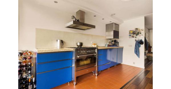 Hele keuken zonder blad inclusief oven en 6 pit gasfornuis ( smeg!)
