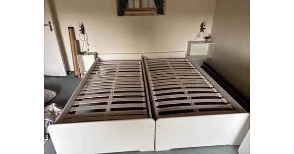 2x1 persoons bed met lattenbodem,wit