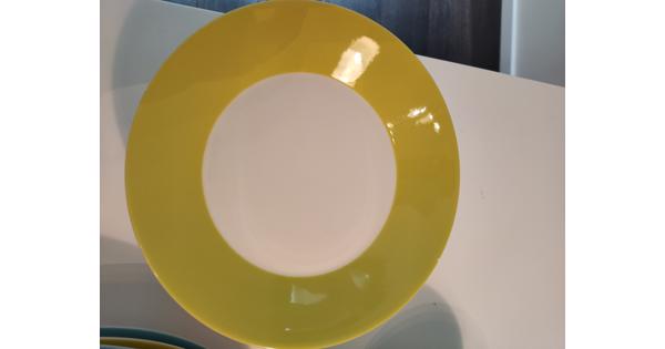 HEMA servies gekleurde rand