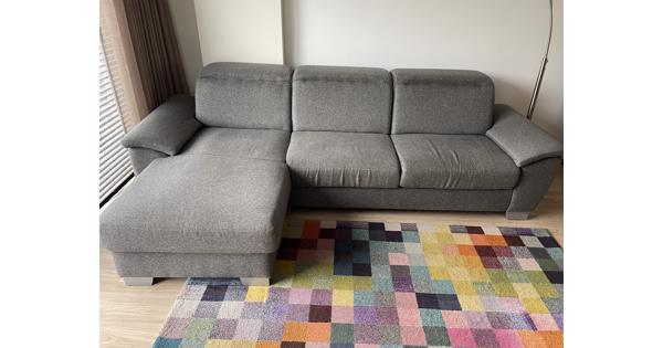 Grijze loungebank 