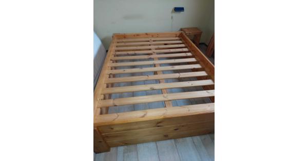 Grenen houten bed