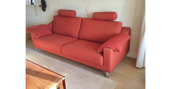 Leolux bank en bijbehorende poef, in prima staat