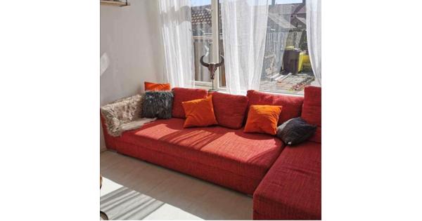 GRATIS MOOIE GROTE RODE HOEKBANK