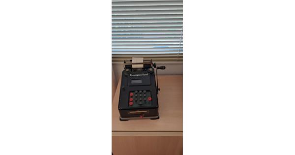 Antieke telmachine Remington Rand
