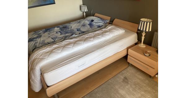 Bed ombouw met 2 nachtkastjes