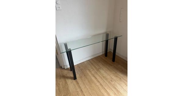 Console van staal en glas