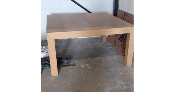 Massief houten tafel