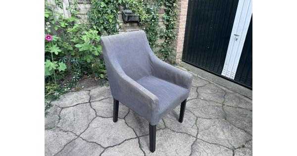 4 eetkamerstoelen met 1 extra hoes