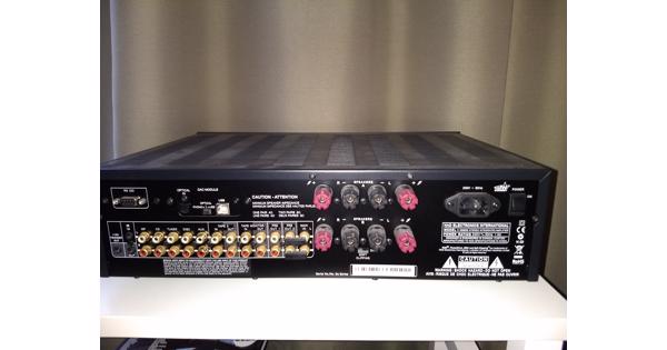 NAD C356BEE Stereo integrated amplifier met klein defect. 