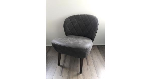 Twee lage stoelen