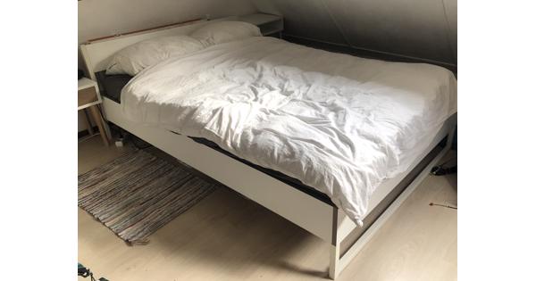 Tweepersoons bed + matras