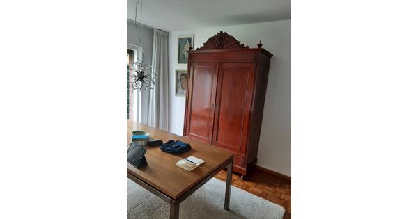 Antieke houten hang/leg kast