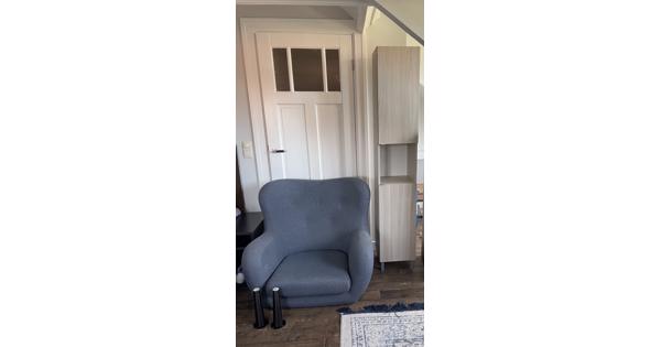 Chilfauteuil en badkamerkastje gratis af te halen