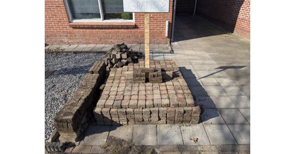 Ca. 15m2 terras stenen 