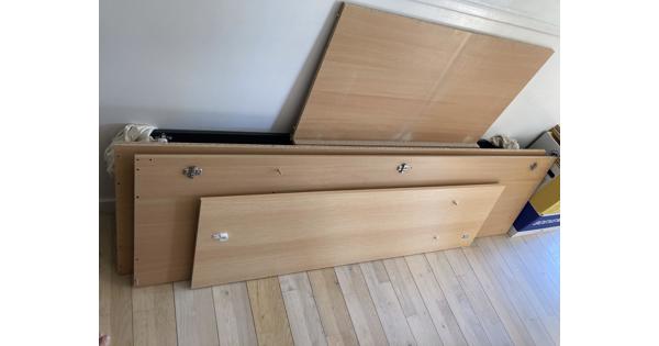 Kleding kast puberkamer