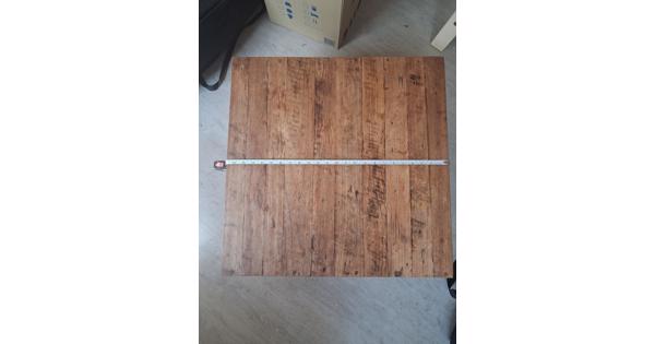 Houten tafel met 2 lade