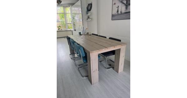 Eettafel en 6 stoelen