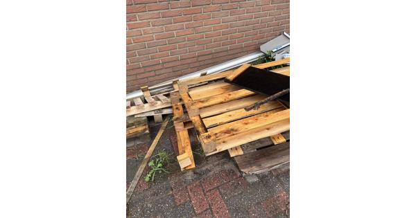 Pallets / brandhout
