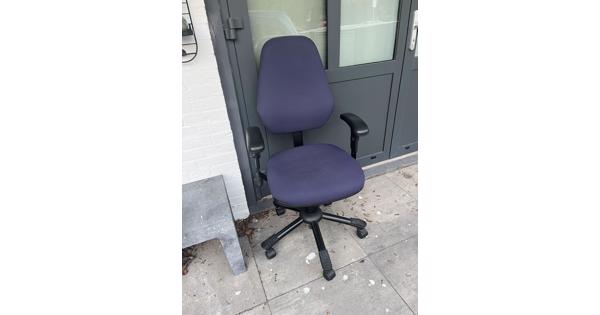 Nette kantoor bureaustoel burostoel volledig verstelbaar