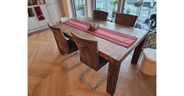 4 bruine microleder eettafelstoelen