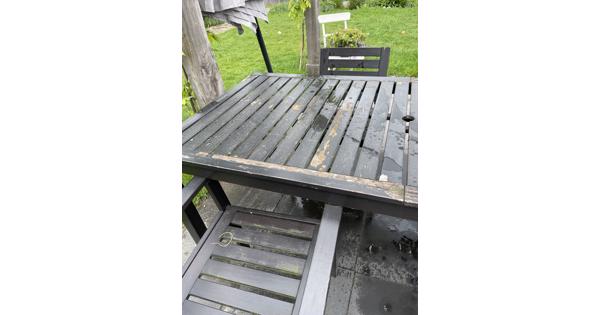 Tuintafel en 3 stoelen