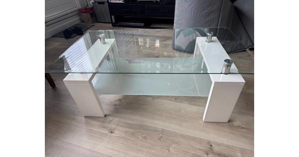 Gratis op te halen: Glazen salontafel