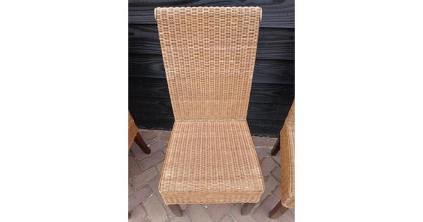 4 gratis Rotan keuken stoelen