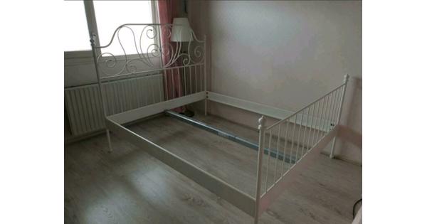 Bed ikea wit metaal