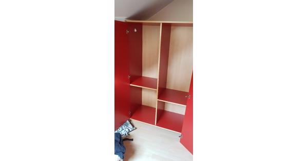 Rode Ikea kinderkledingkast