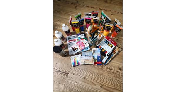 Hobbyverf en kwasten